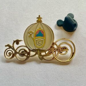 Disney Cinderella Gold and Cream Wedding Carriage Pin